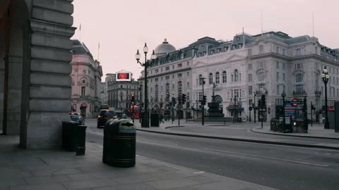 Empty London during lockdown Video stock 131064473