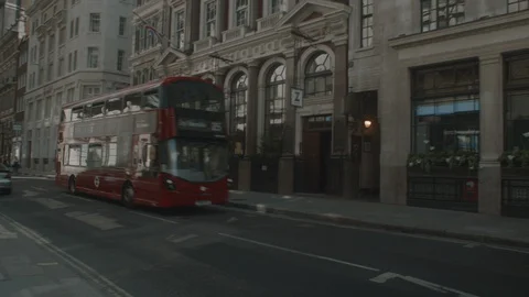 EMPTY LONDON STREETS DURING CORONAVIRUS PANDEMIC Stock Footage 129263334