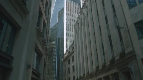 EMPTY LONDON STREETS DURING CORONAVIRUS PANDEMIC Stock Footage 129266342