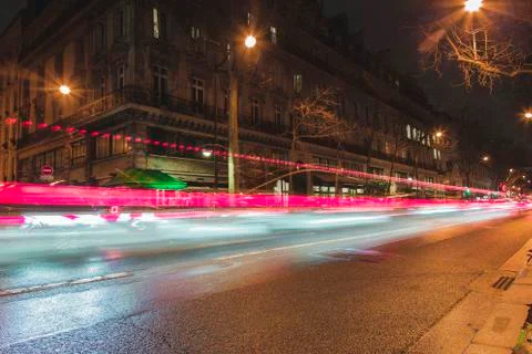 Empty long exposure light trail shot road view from a Paris Street for design Foto stock