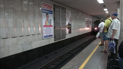Empty metropolitan train arrives to a station Stock Footage 119308625