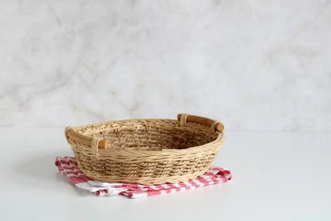 Empty mockup basket. light background. backdrop, copy space. Foto stock