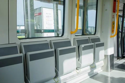 Empty modern metro cabin from inside on the move during the ride. Driverles.. Foto stock