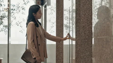 Empty Modern Office Lobby with Glass Doors and Natural Light Видео 339639128