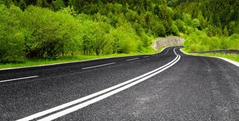 Empty mountain road Empty mountain road Copyright: xZoonar.com/JanxxWachal... Stock-Fotos