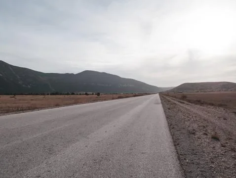 Empty mountain road landscape 库存照片