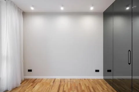 Empty new room with wardrobe in the interior of the apartment Foto stock