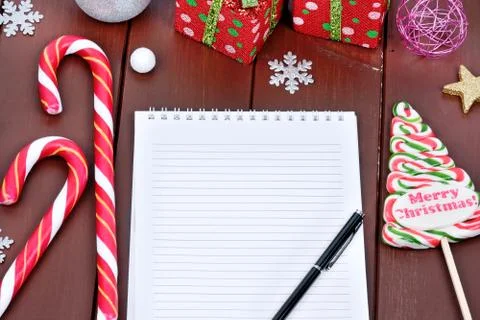 Empty notebook with christmas ornament Foto stock