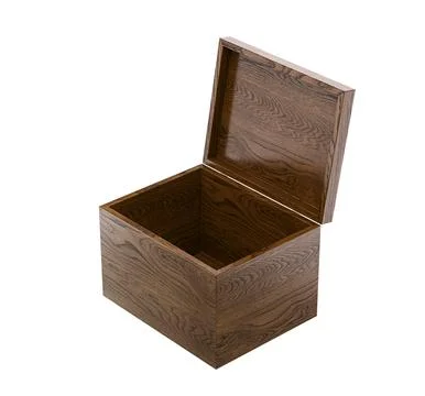 Empty oak wooden box with open lid. Isolated on white 스톡 일러스트