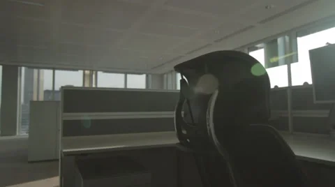 Empty Office Desk Pan Back and Forth with Lens Flare Vídeo Stock 39206305