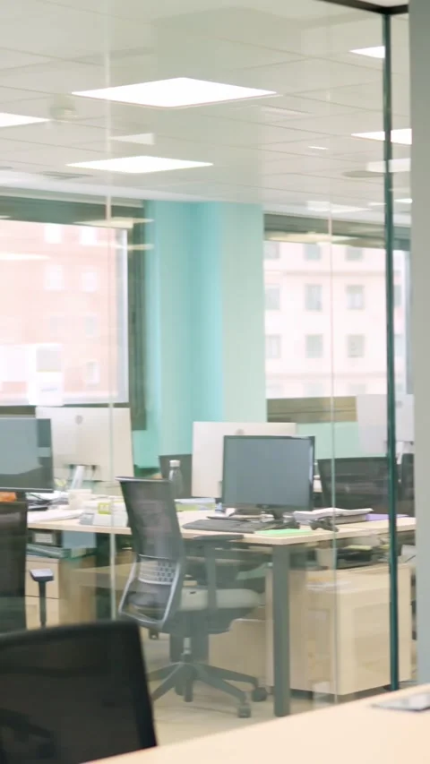 Empty office with lots of space and light Stock Footage 271175046