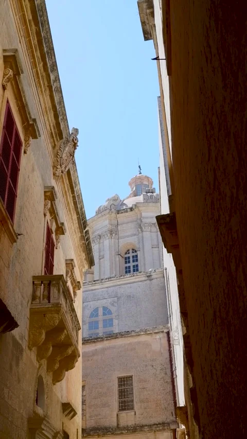 Empty old narrow street in Mdina, Malta Stock-Footage 293705366