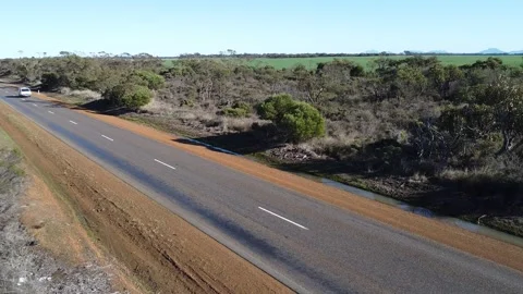 Empty Outback Highway in Western Australia, Drone View Vídeos de archivo 336384902