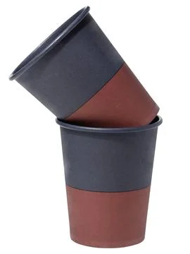 Empty paper disposable cup for coffee and tea on isolated background 스톡 사진
