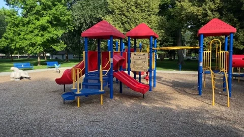 Empty park playground during COVID-19 pandemic Vídeos de archivo 133682562