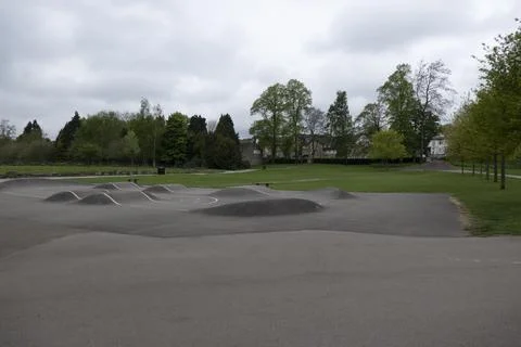 Empty park in UK lockdown due to corona virus Foto stock