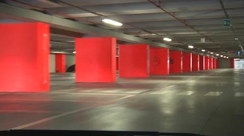 Empty parking driving. Видео 42453537