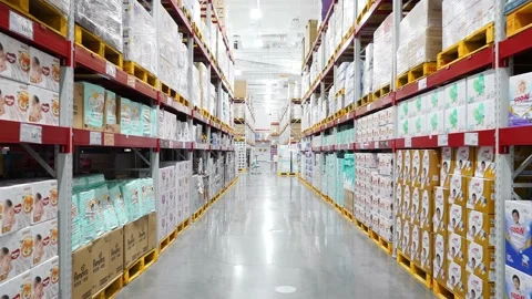 Empty passage in modern supermarket Video stock 201986817