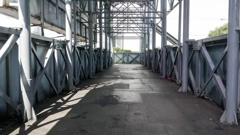 Empty Pedestrian Crossing bridge Stock-Fotos