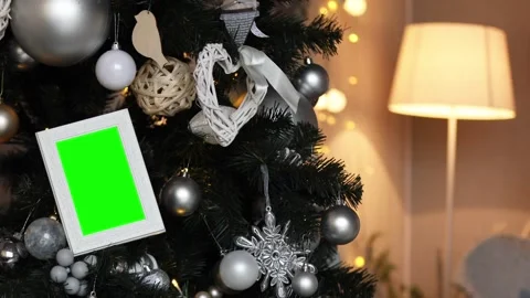 Empty photo frame in christmas interior Vidéo 99610449