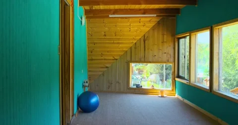 Empty pilates studio, no people, sunny day 4k Vídeo Stock 140274122