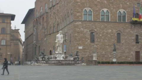 Empty place during Corona Virus , Florence Italy Vídeos de archivo 148753144