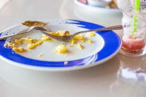 Empty plate after dinner in a cafe, dirty dishes Stock-Fotos