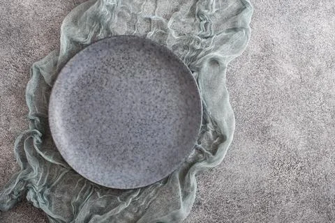 Empty plate with gauze Fotos de archivo