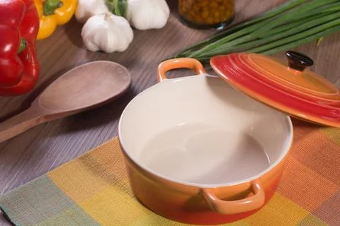 Empty pot on wooden table Stock Photos