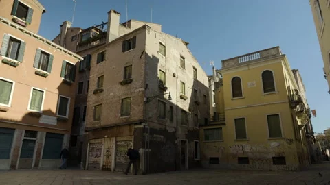 Empty quiet town square in Venice. Stock Footage 150496217