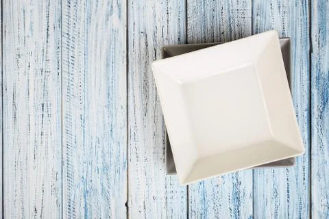 Empty rectangular Plate on wooden table background Foto stock