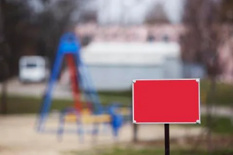 Empty red warning sign Stockfoto's