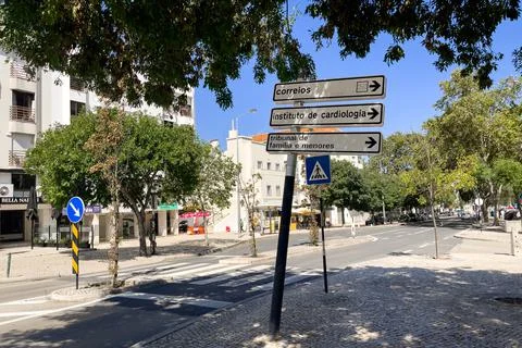 Empty road in the Almada district of Lisbon Foto stock