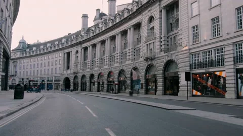 Empty road in London during lockdown Video stock 131063253