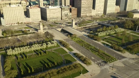 Empty Roads in Downtown Chicago with Skyline in Background Stock Footage 130405010