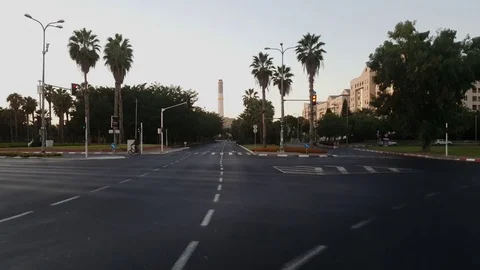 Empty roads on Yom Kippur Eve. 2016, Rokach road, Reading Power Station, people Vídeos de archivo 80228800