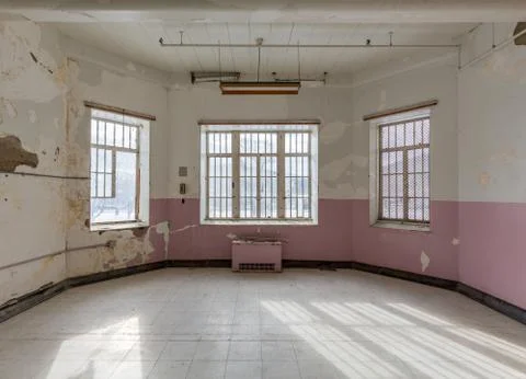 Empty room inside Trans-Allegheny Lunatic Asylum Stock Photos