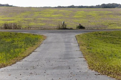 Empty Rural Intersection Stock-Fotos