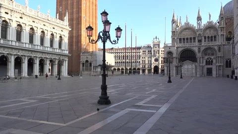 Empty San Marco square in Venice, Italy after Covid-19 coronavirus lockdown Видео 135258951