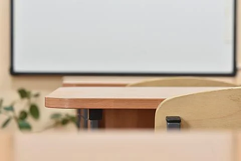 Empty school office. empty school class with desks. view of the blackboard. c Foto stock