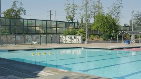 Empty School Swimming Pool Summer Time 1 Stockbeeldmateriaal 100543116