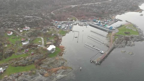 Empty Small Town Harbour at West Coast of Sweden, Aerial Forward Vídeos de archivo 145395877