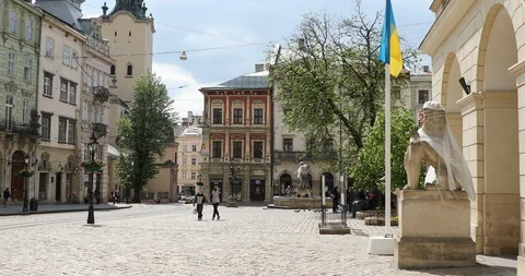 Empty square of Lviv during national quarantine amid coronavirus (covid-19). Video stock 130030958