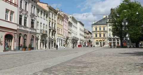 Empty square of Lviv during national quarantine amid coronavirus (covid-19). Video stock 130031442