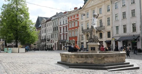 Empty square of Lviv during national quarantine amid coronavirus (covid-19). Video stock 130031689