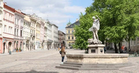 Empty square of Lviv during national quarantine amid coronavirus (covid-19). Video stock 130032266