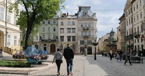 Empty square of Lviv during national quarantine amid coronavirus (covid-19). Video stock 130032565