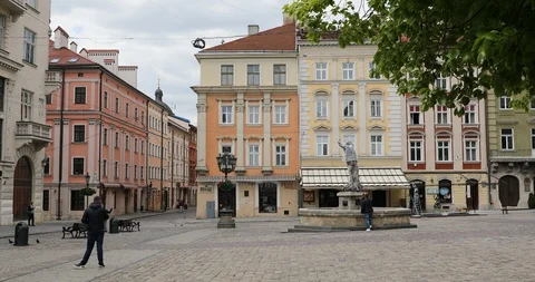 Empty square of Lviv during national quarantine amid coronavirus (covid-19). Video stock 130032899