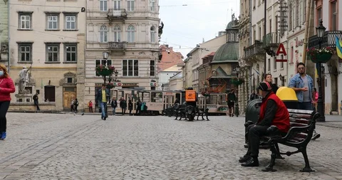 Empty square of Lviv during national quarantine amid coronavirus (covid-19). Video stock 130033455