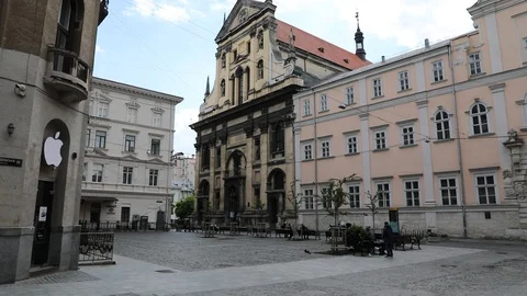 Empty square of Lviv. Video stock 130029310